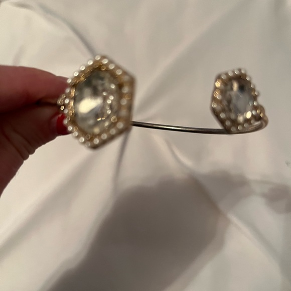 Gold pearl and crystal gem bangle. No tarnishing - Picture 4 of 4